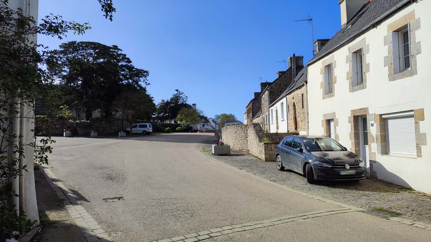 La rue principale de Plouégat-Guérand